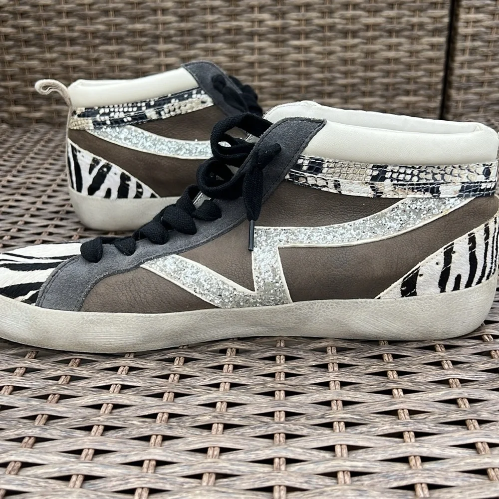 Gianni Bini Women's Zebra & Snake Print High-Top Sneakers Silver Glitter‎ Detail